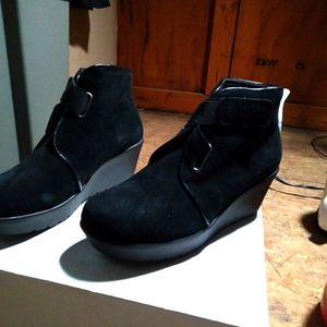 Steve by Steve madden wedged booties